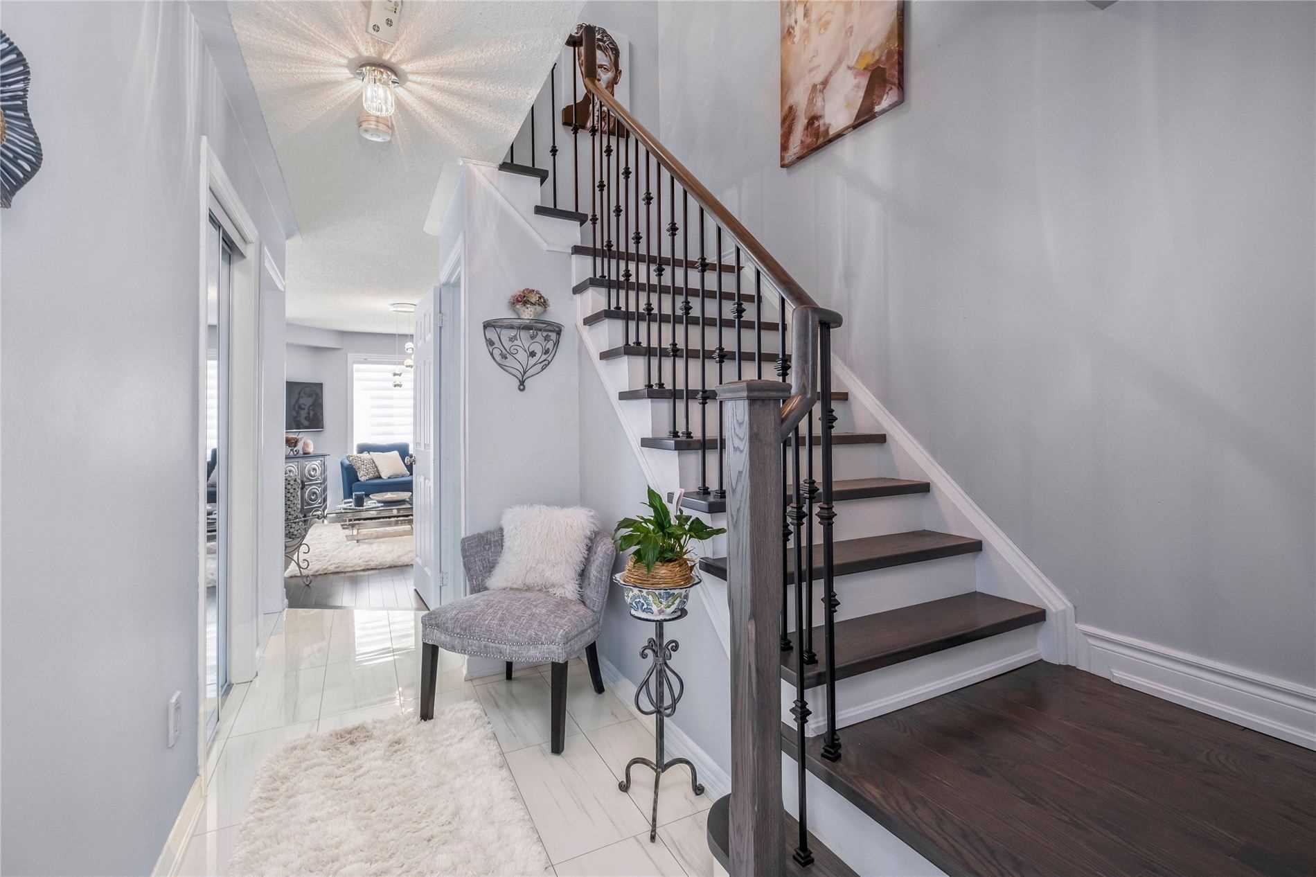 13 Manorwood Crt