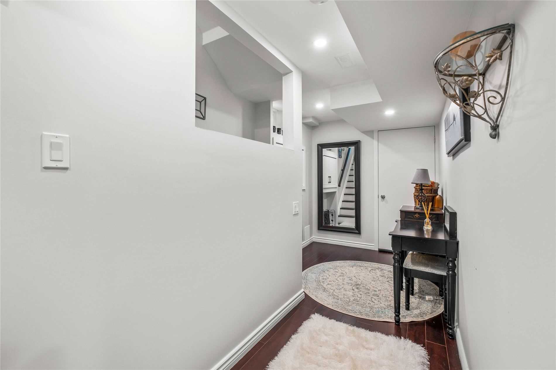 13 Manorwood Crt
