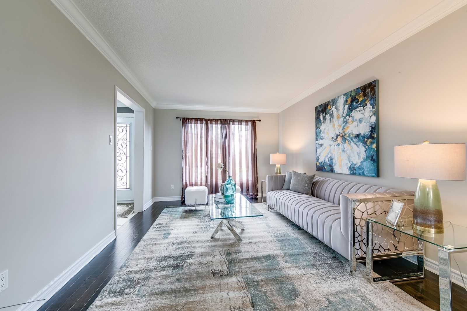 2759 Guilford Cres