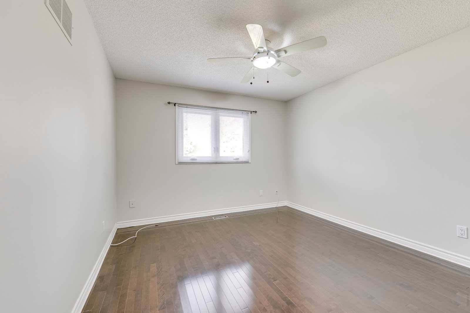 2759 Guilford Cres