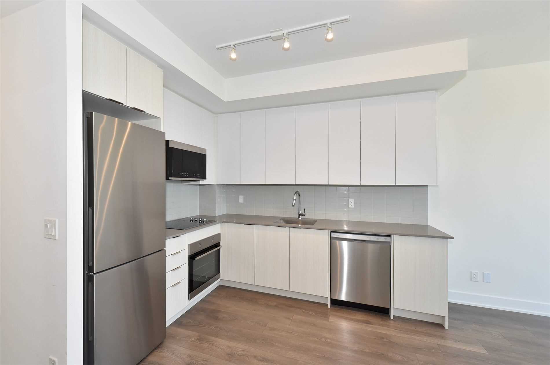 297 Oak Walk Dr, #706