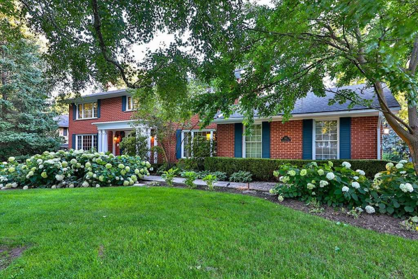 160 Cairncroft Rd, Oakville