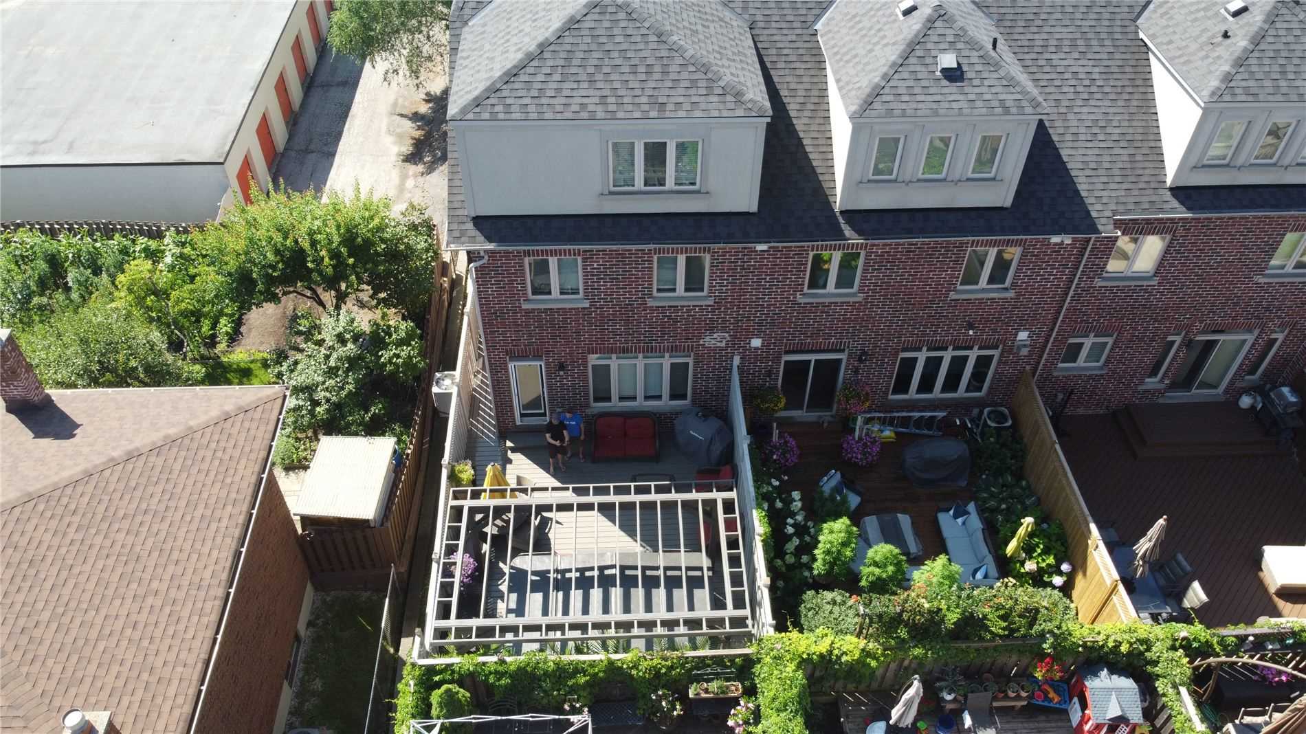 10 Gala Lane