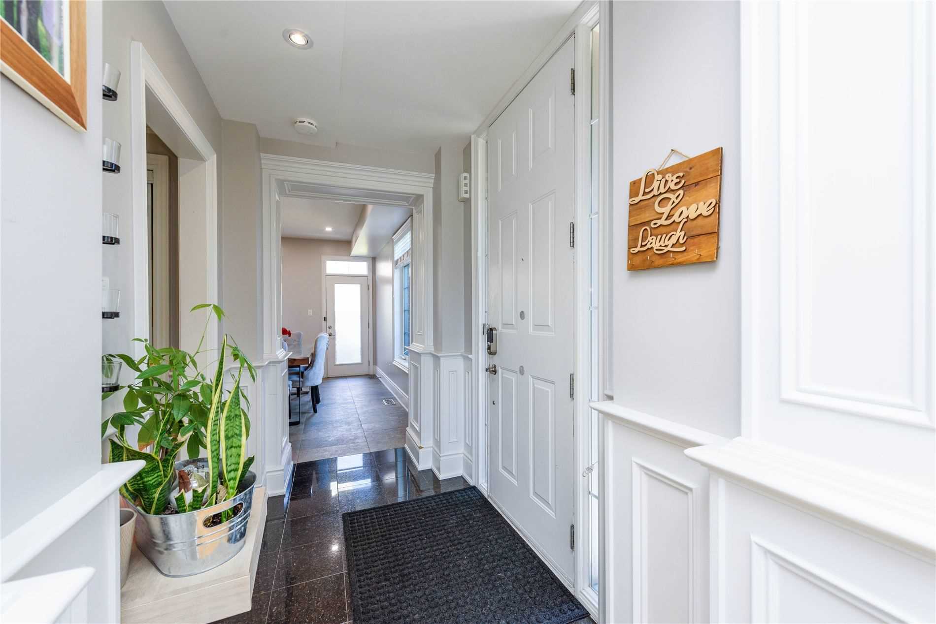 10 Gala Lane