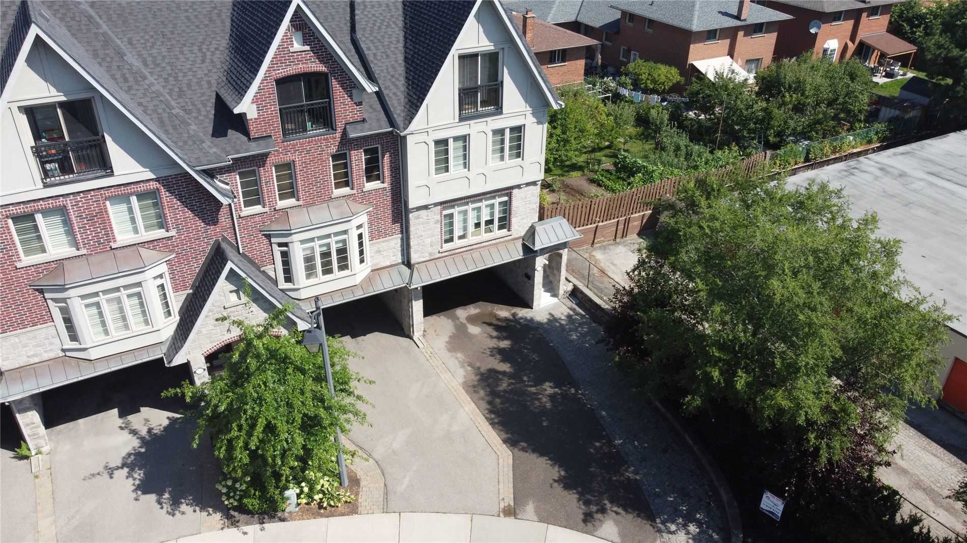 10 Gala Lane