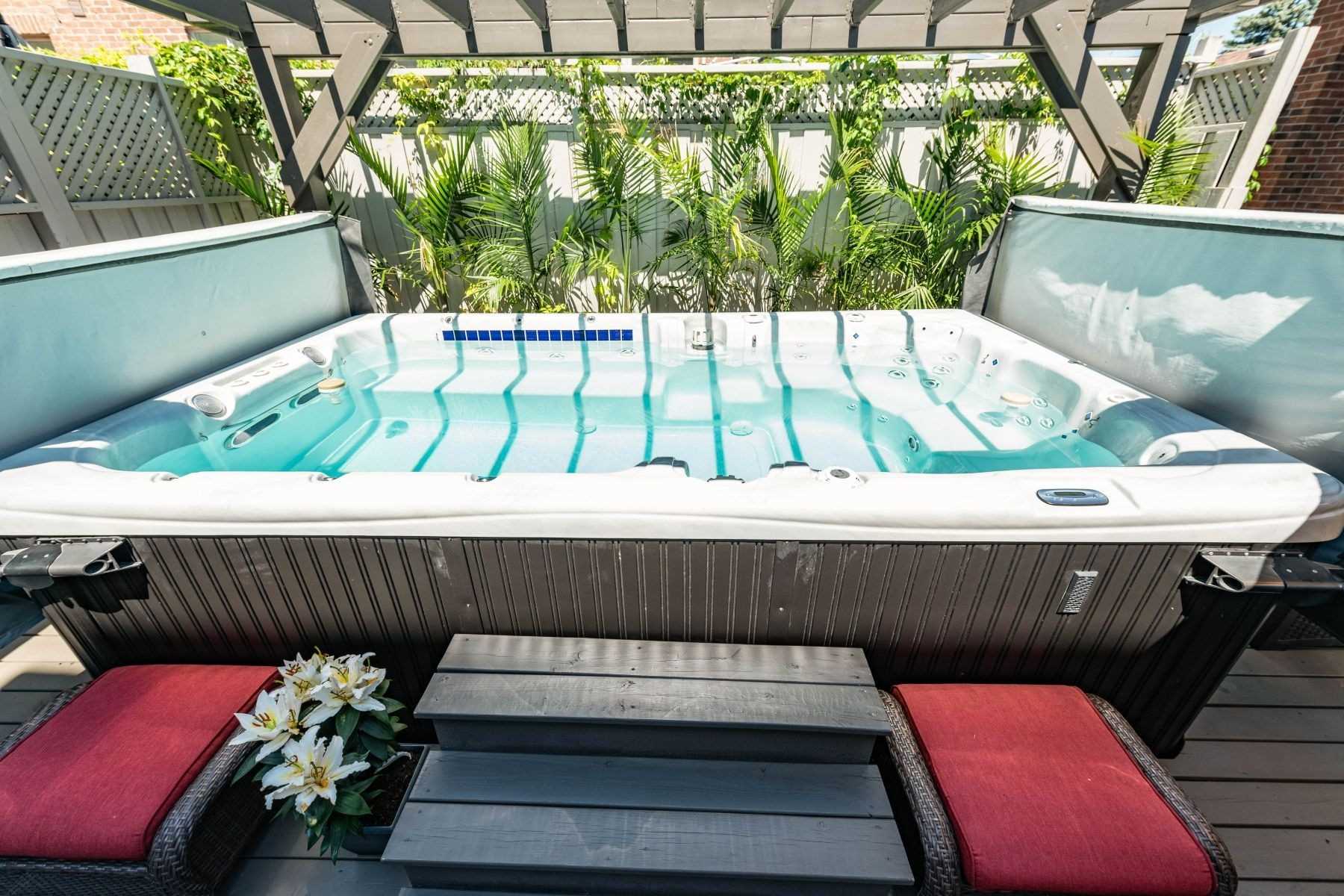 10 Gala Lane