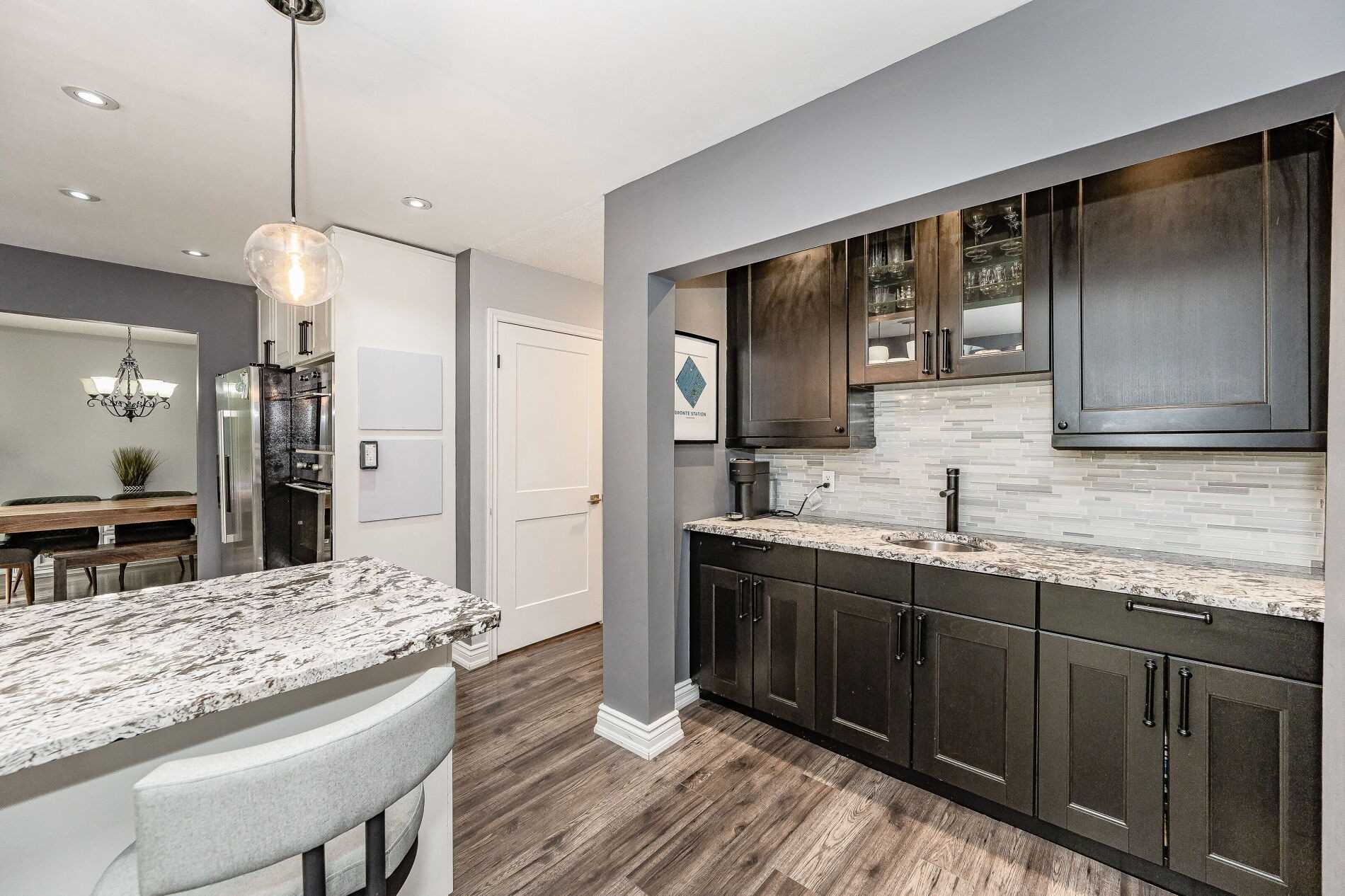 404 Bronte Rd