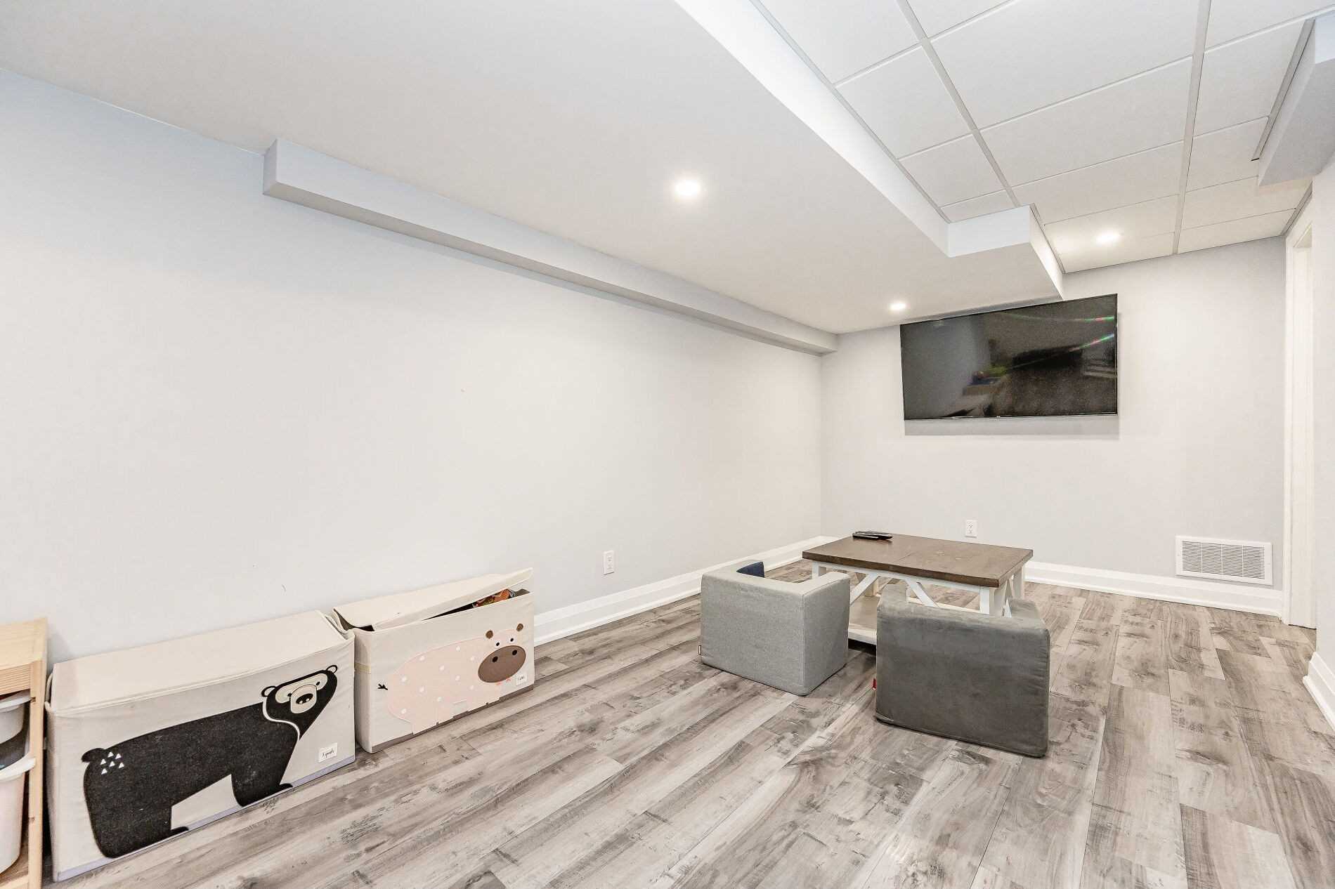 404 Bronte Rd