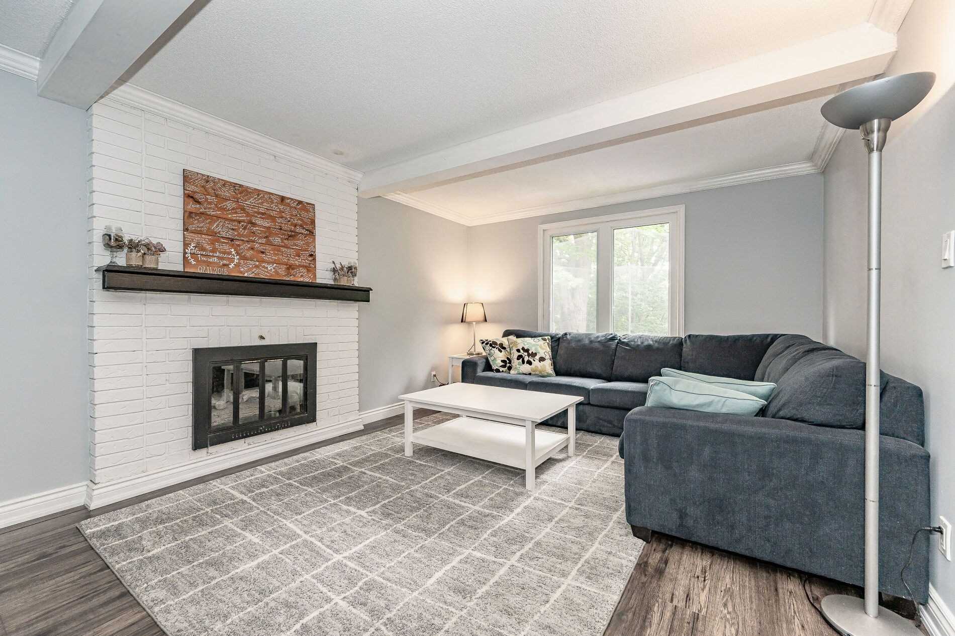 404 Bronte Rd