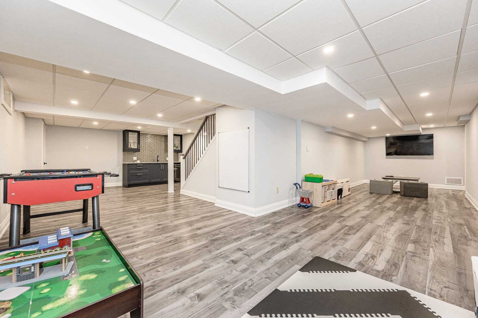 404 Bronte Rd