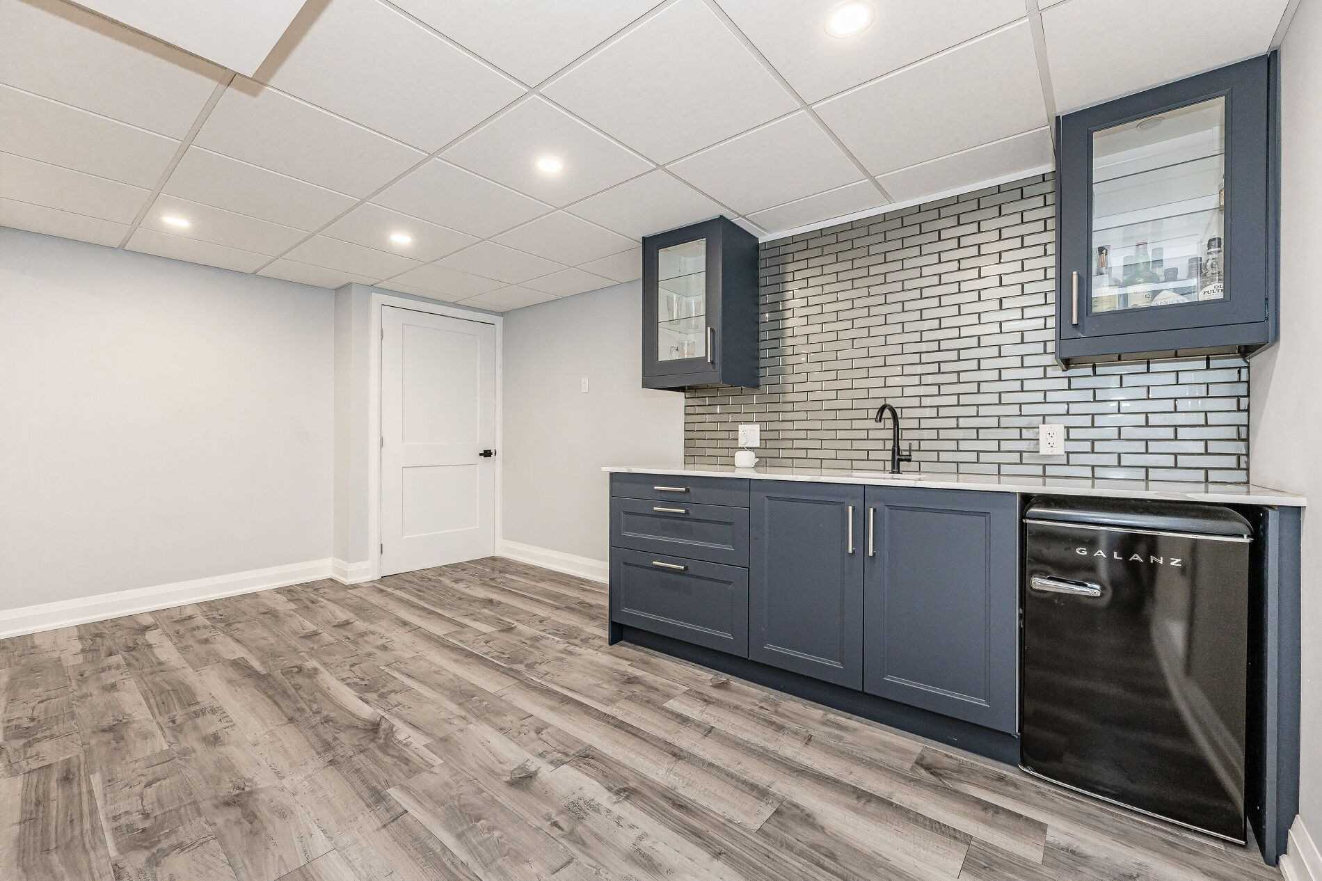 404 Bronte Rd