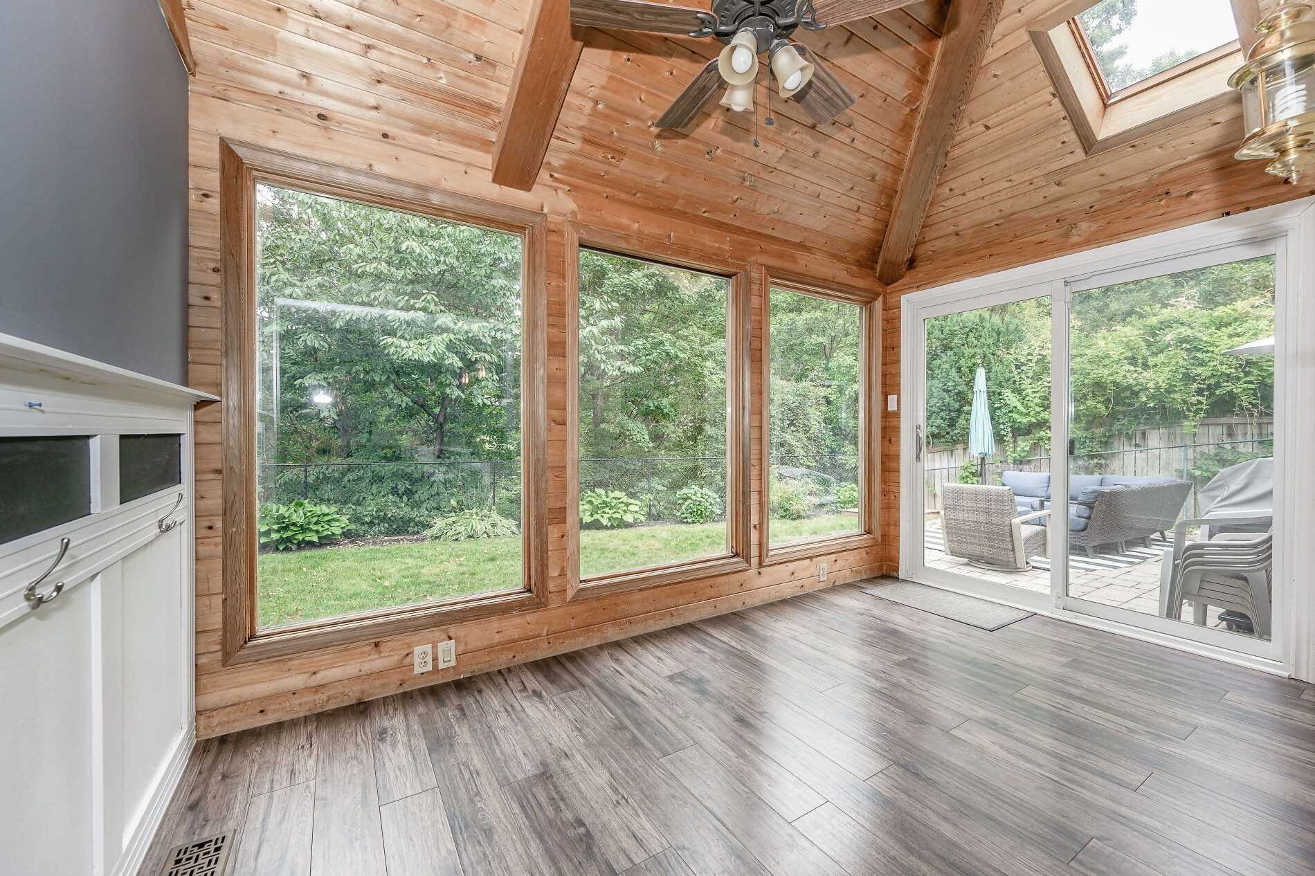 404 Bronte Rd