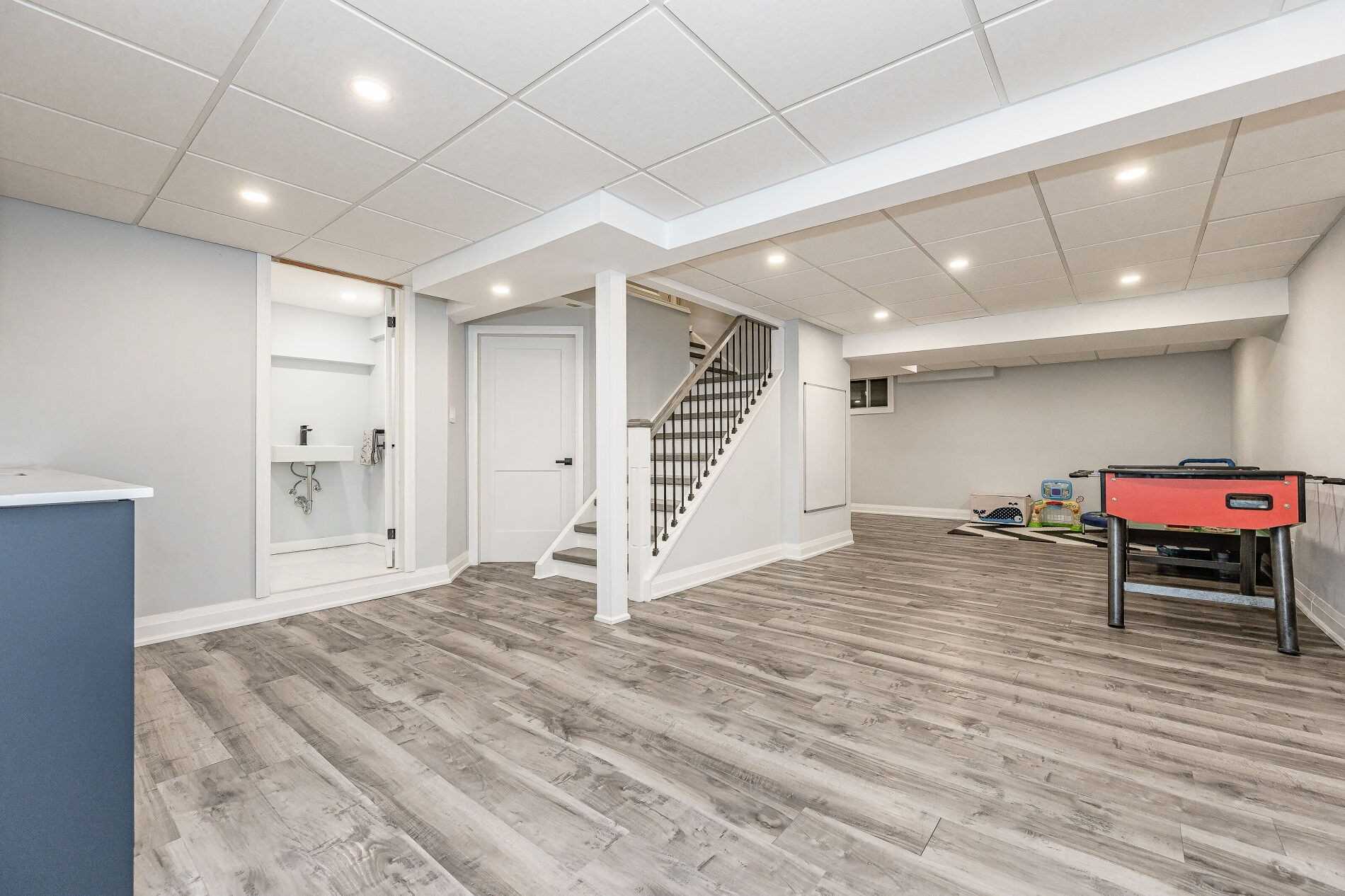 404 Bronte Rd