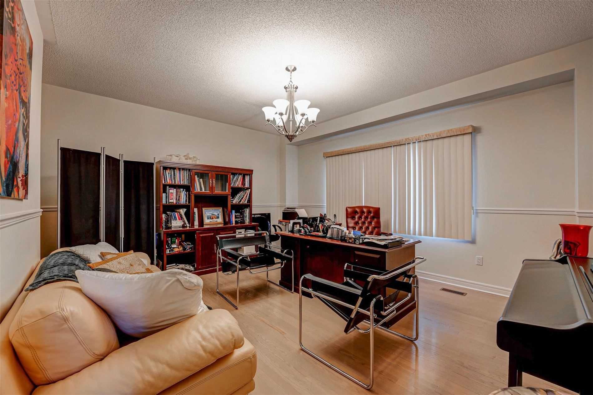 2166 Erin Centre Blvd