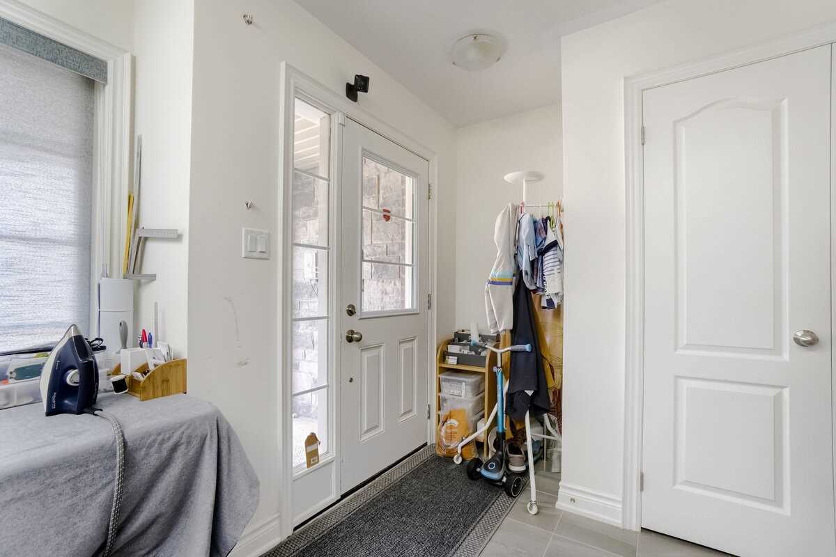 Listing W5733839 - Large Photo # 3