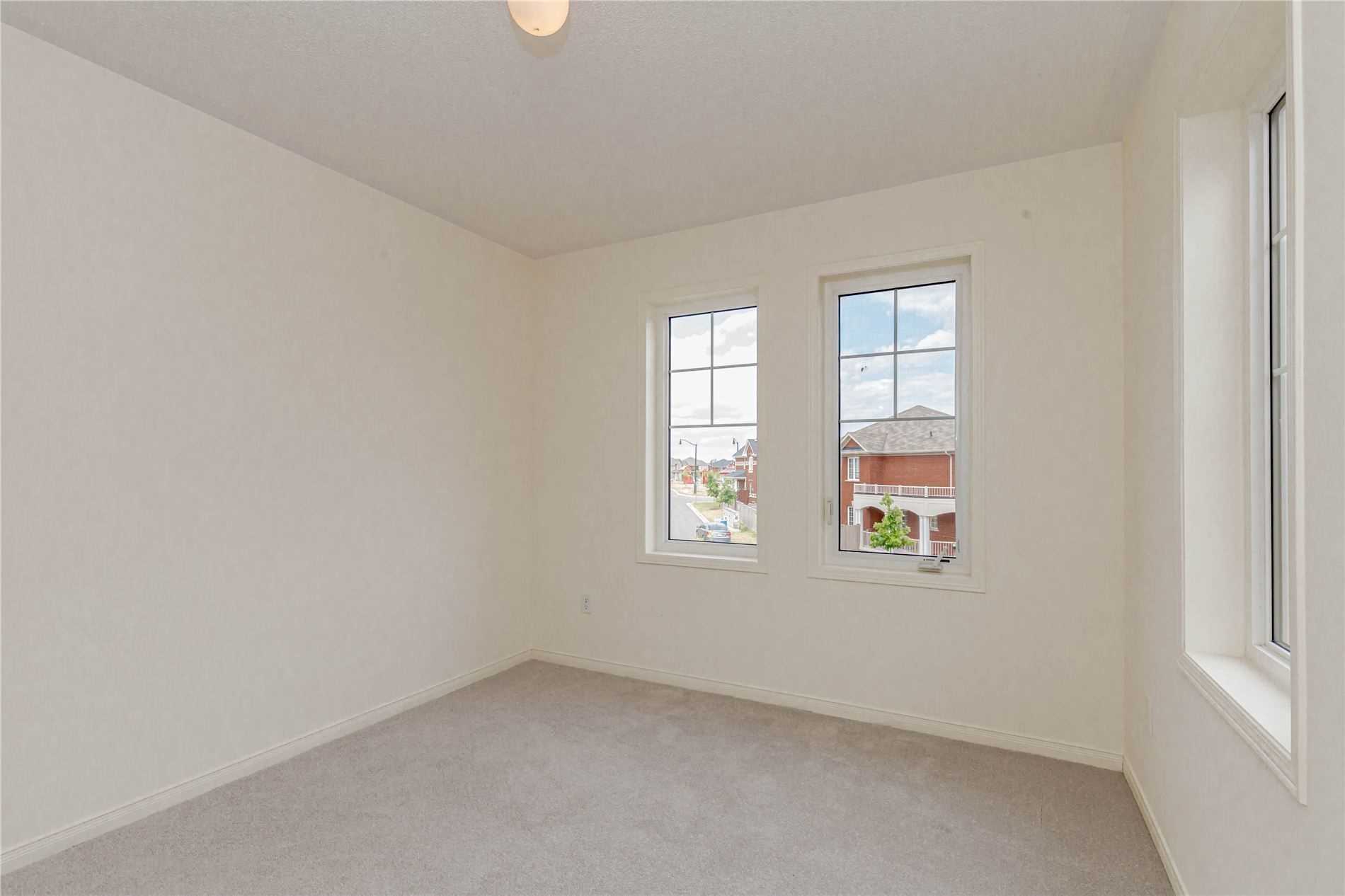 44 Cookview Dr