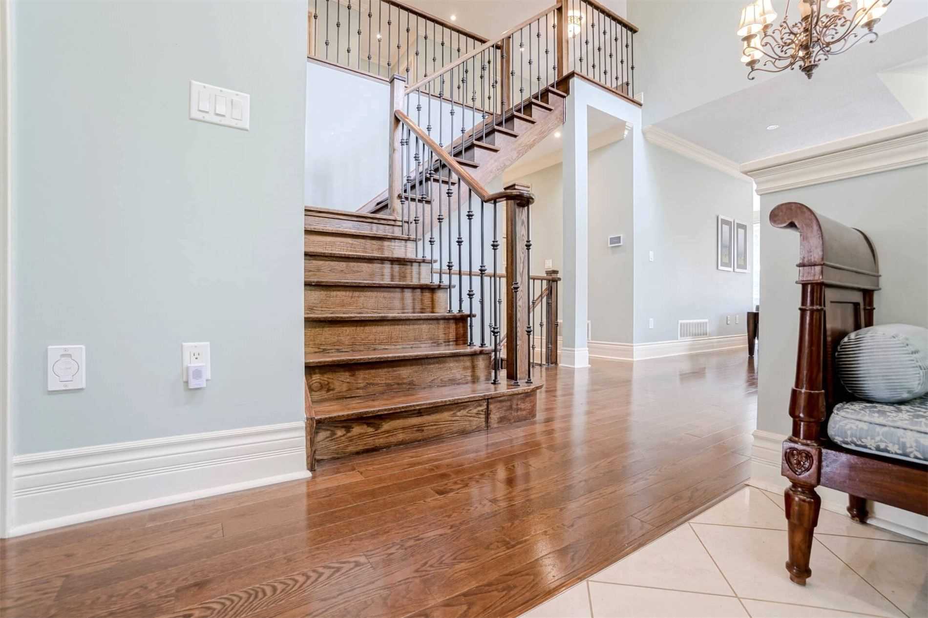 3256 Epworth Cres
