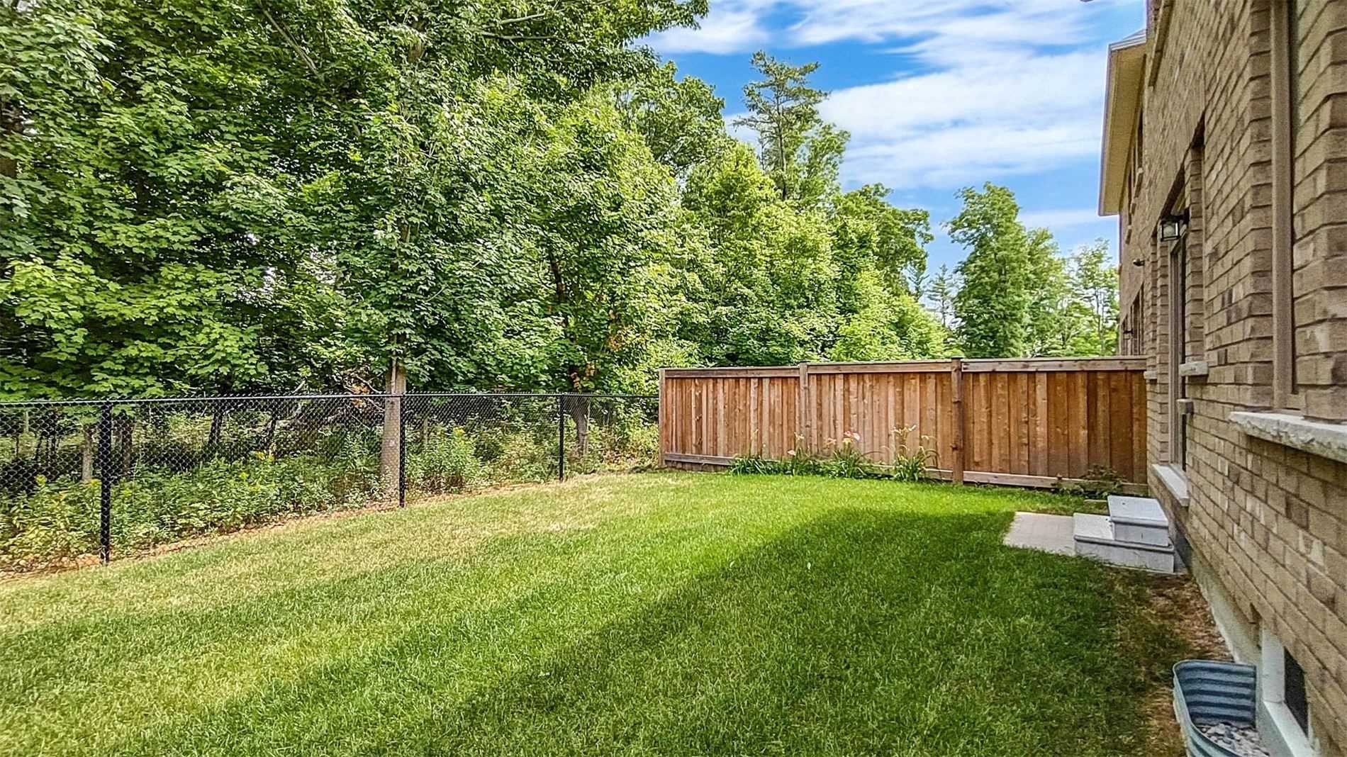 155 Upper Canada Crt