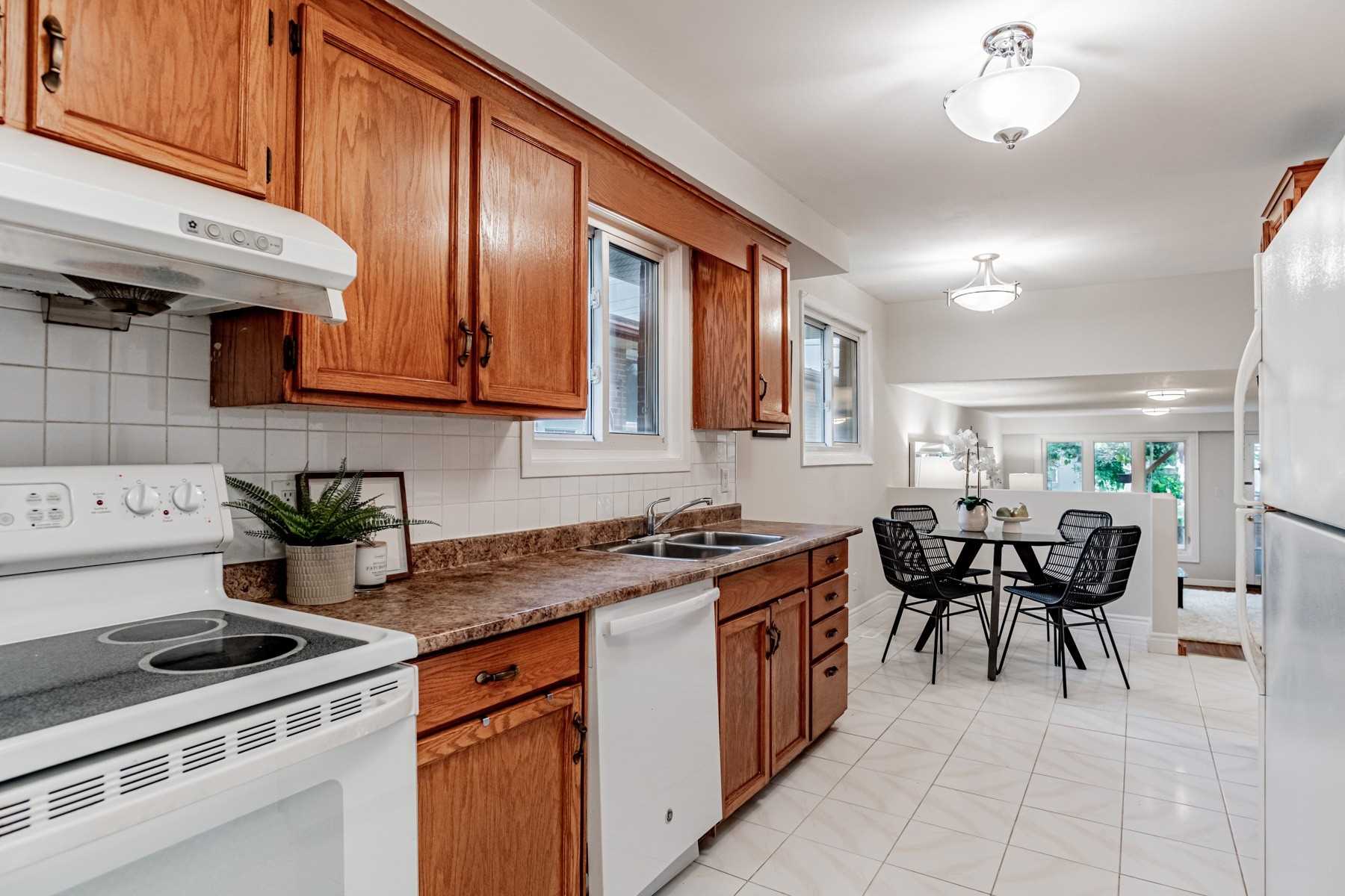 3696 Ellengale Dr