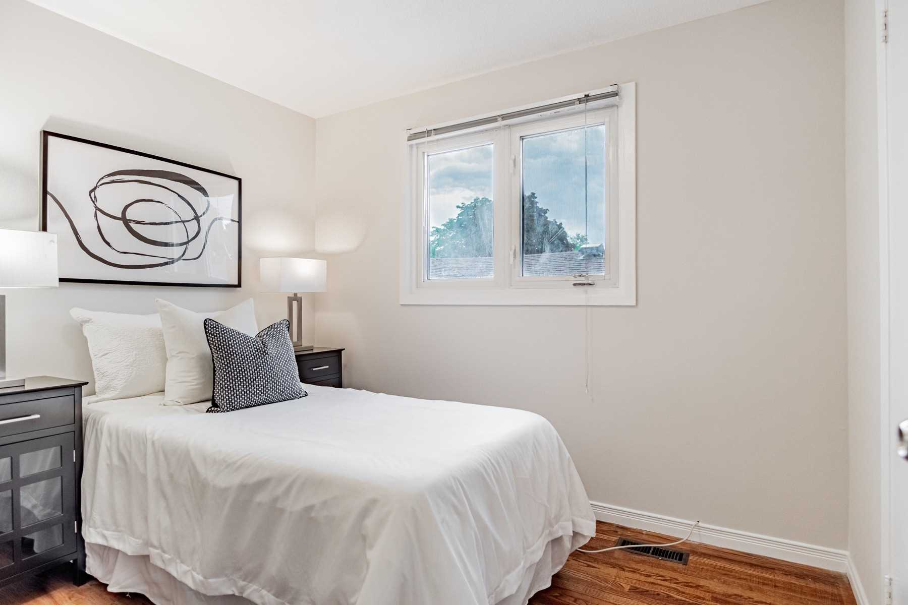 3696 Ellengale Dr