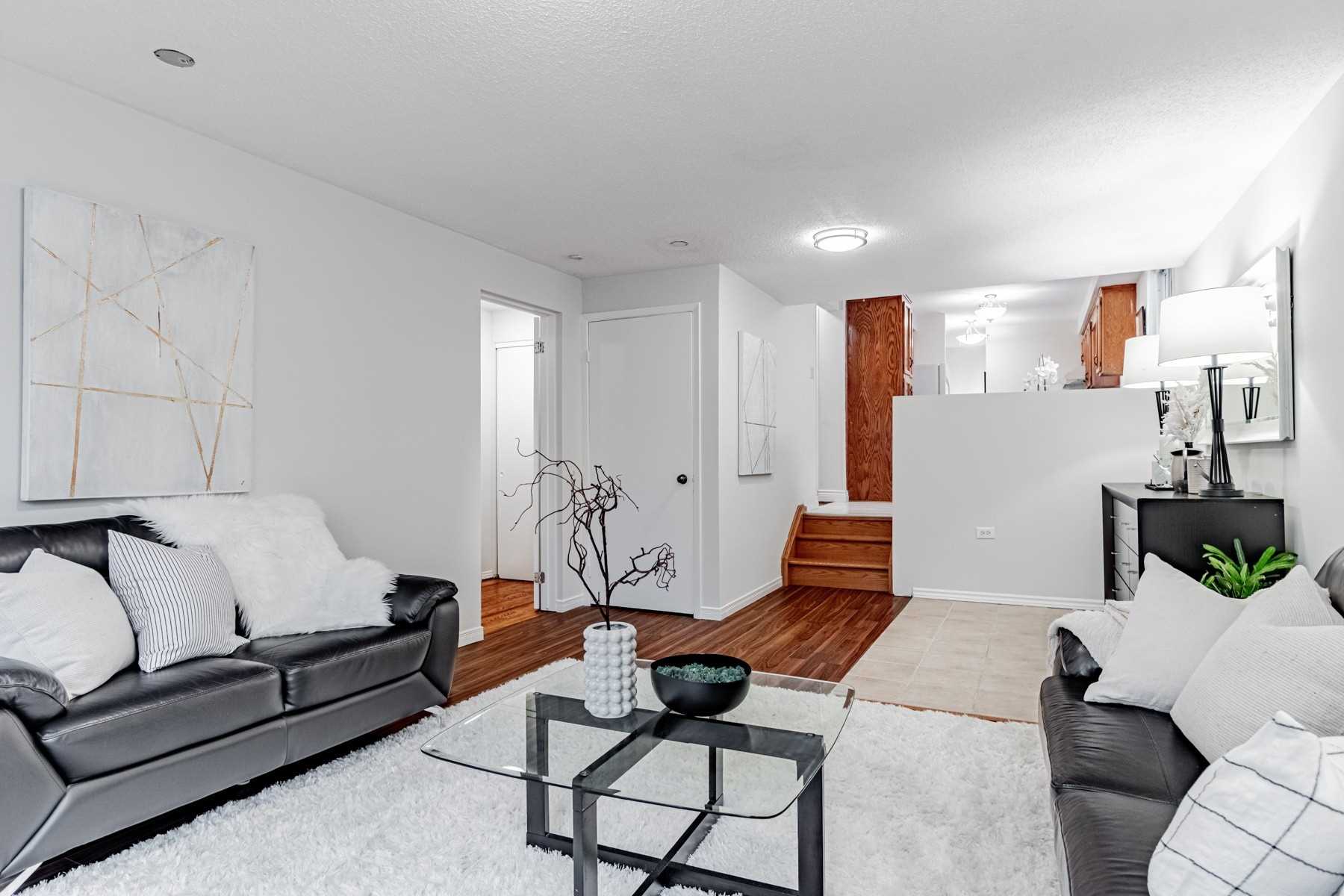 3696 Ellengale Dr