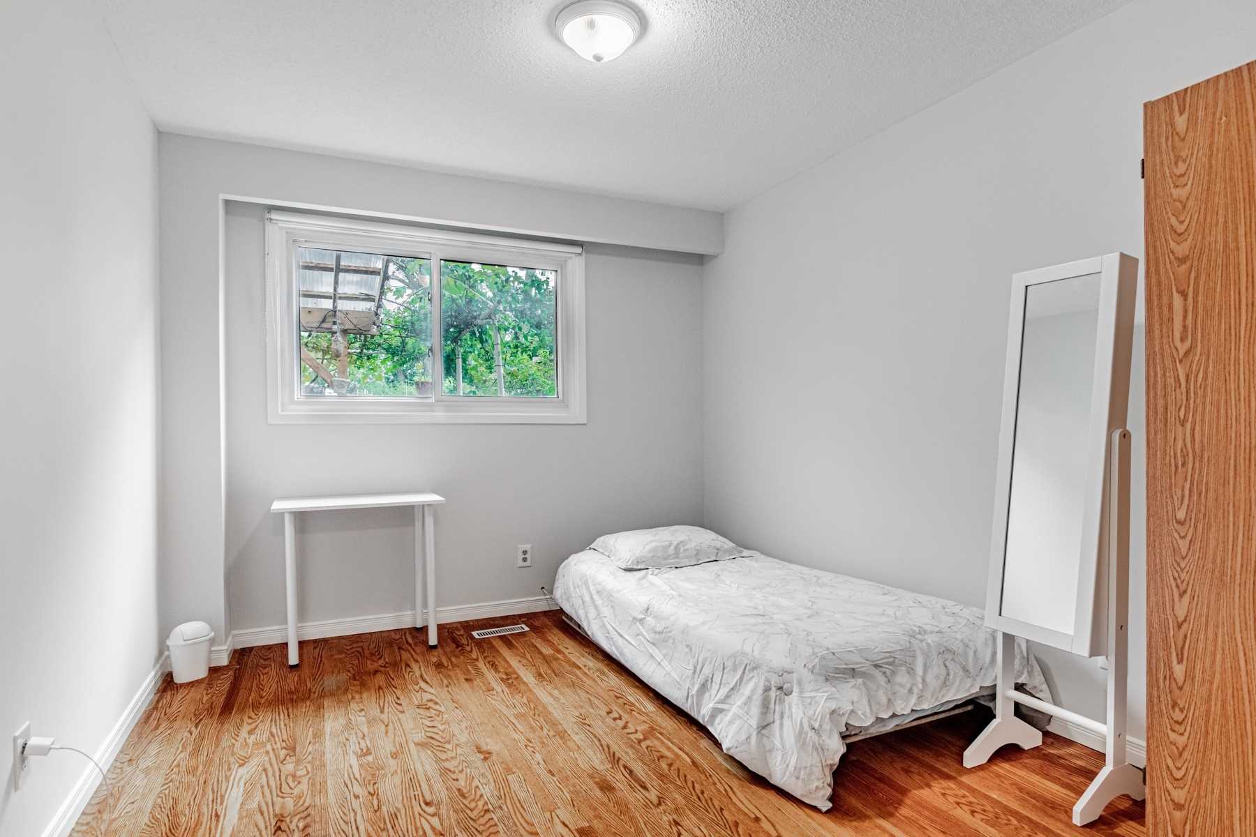 3696 Ellengale Dr