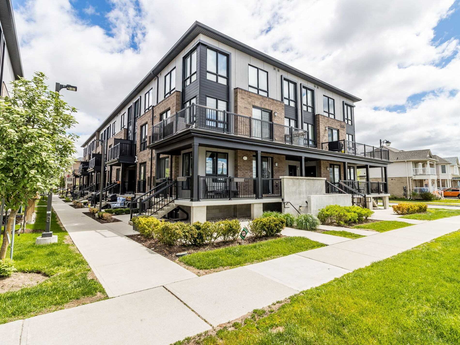 1206 Main St E, #110