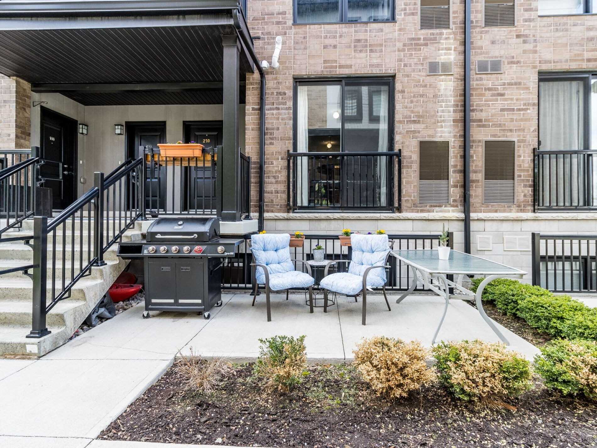 1206 Main St E, #110
