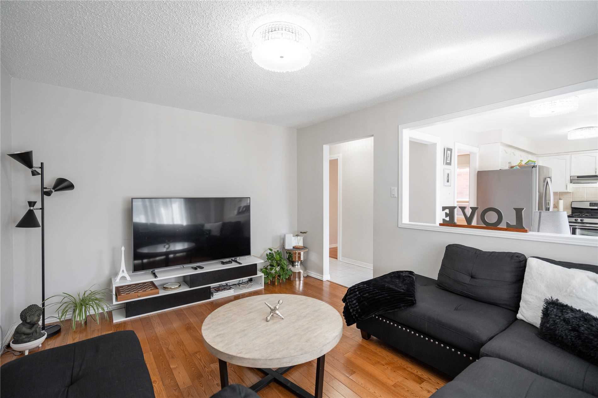 229 Vodden St W