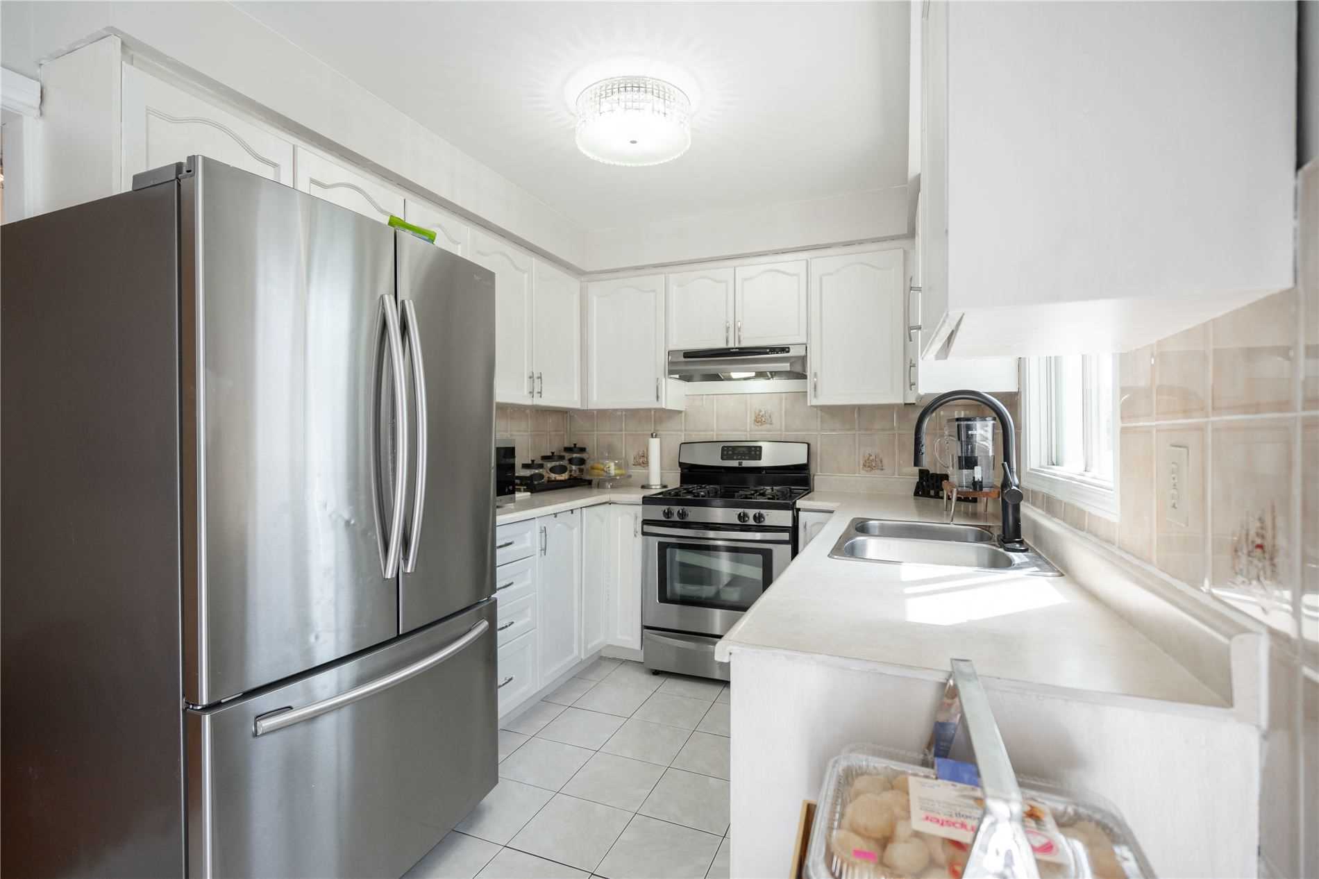 229 Vodden St W