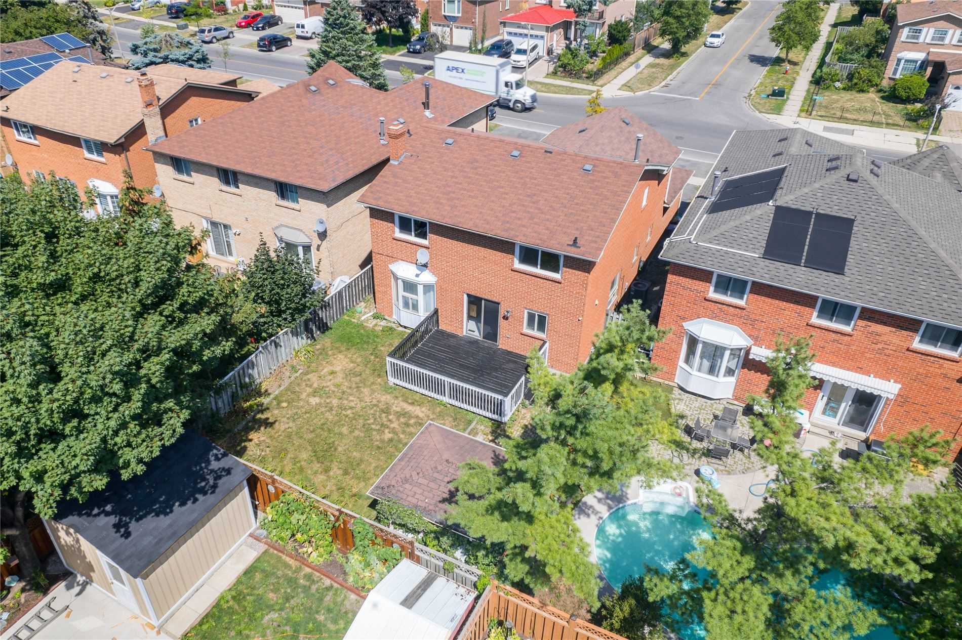229 Vodden St W