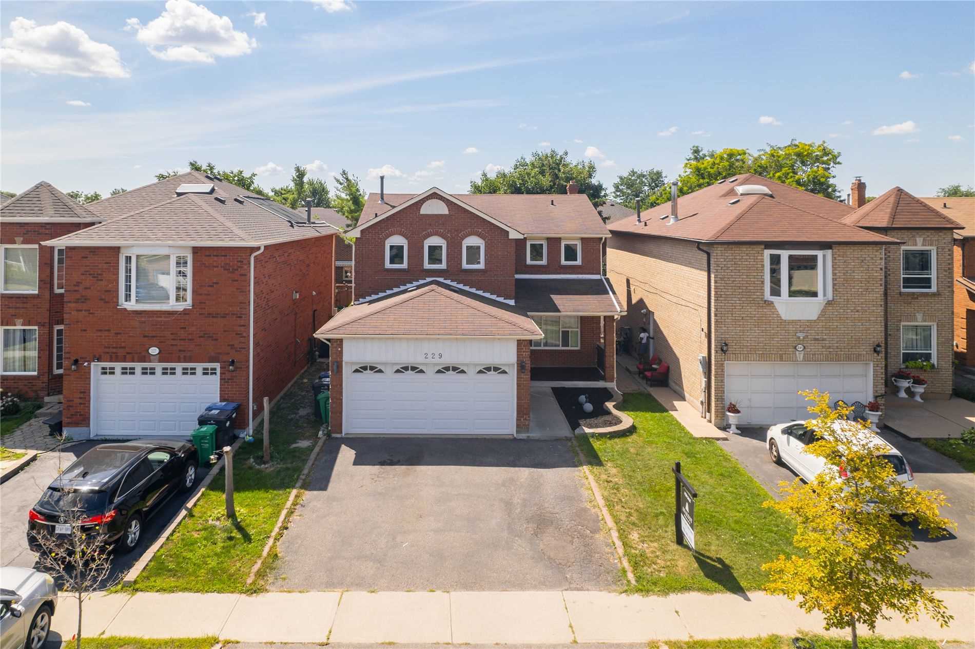 229 Vodden St W
