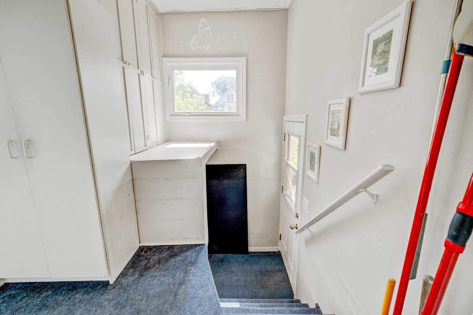 155 Grenadier Rd