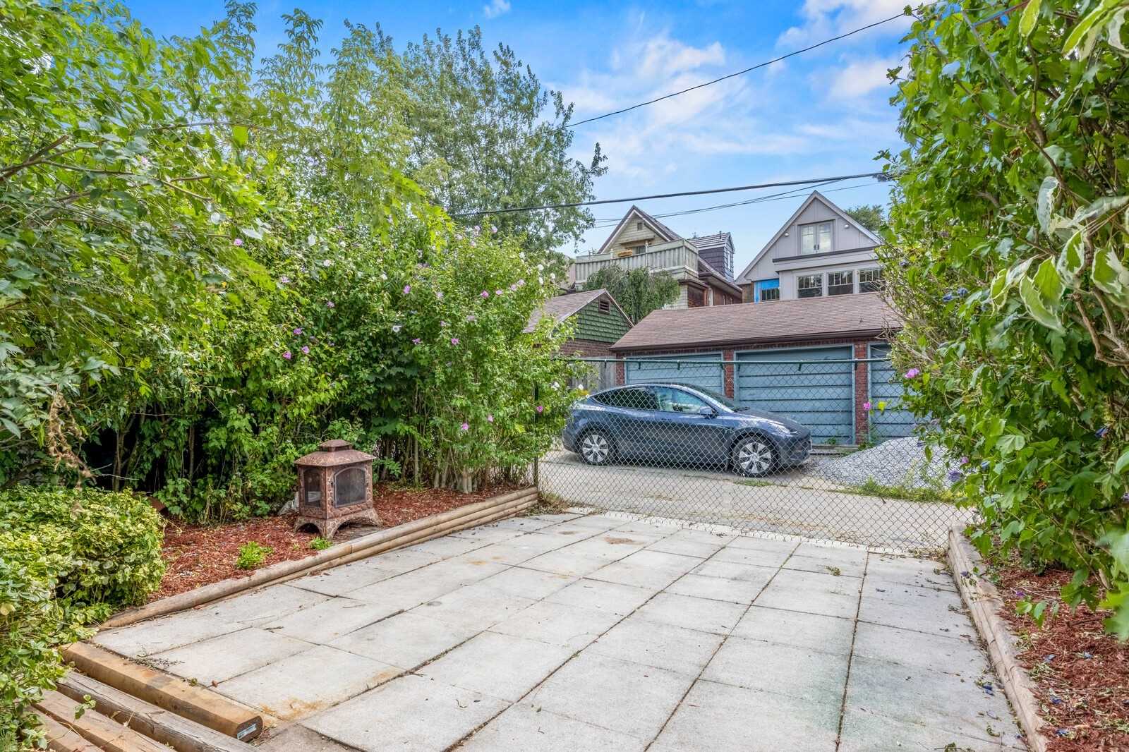 155 Grenadier Rd