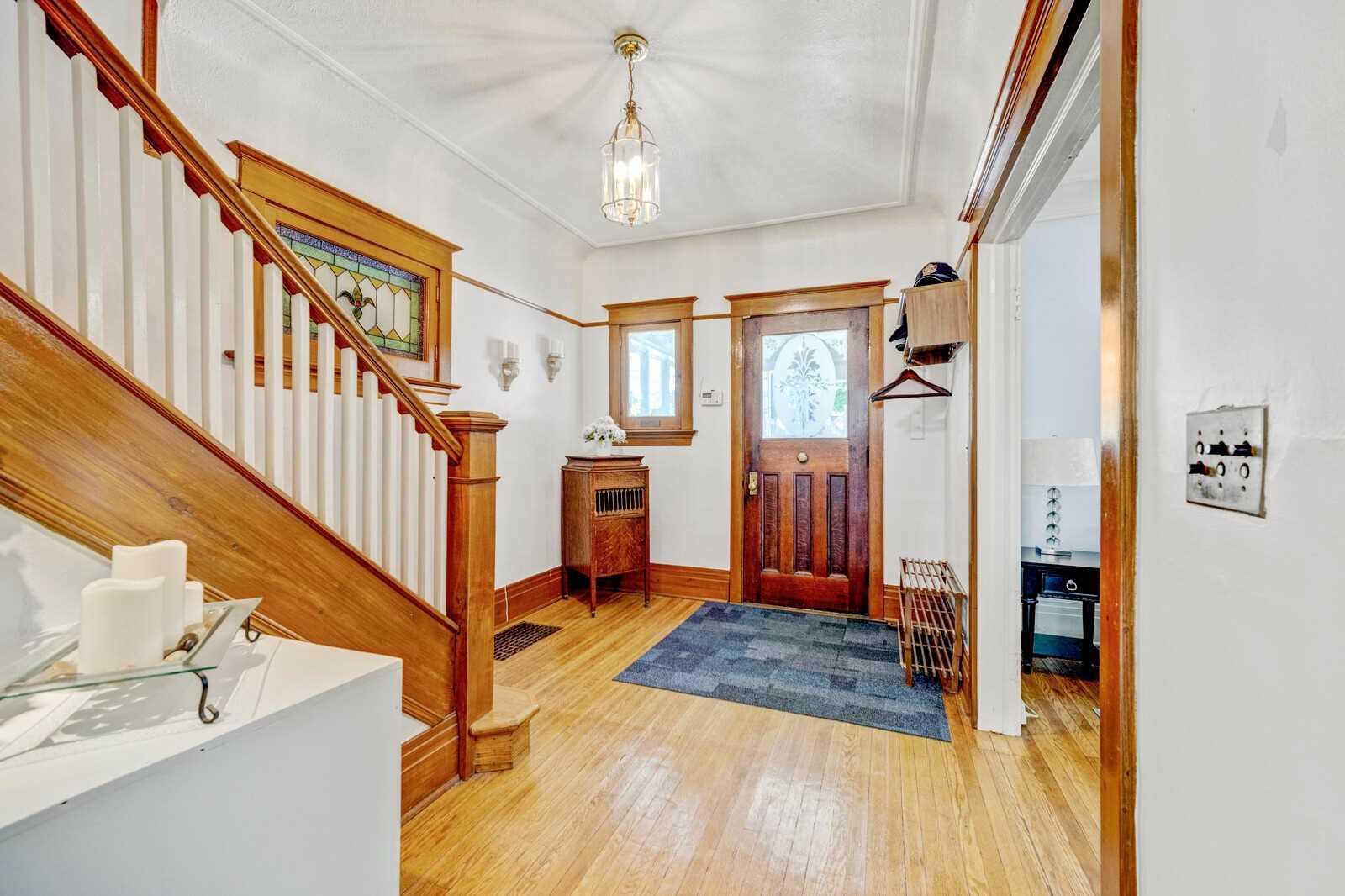 155 Grenadier Rd