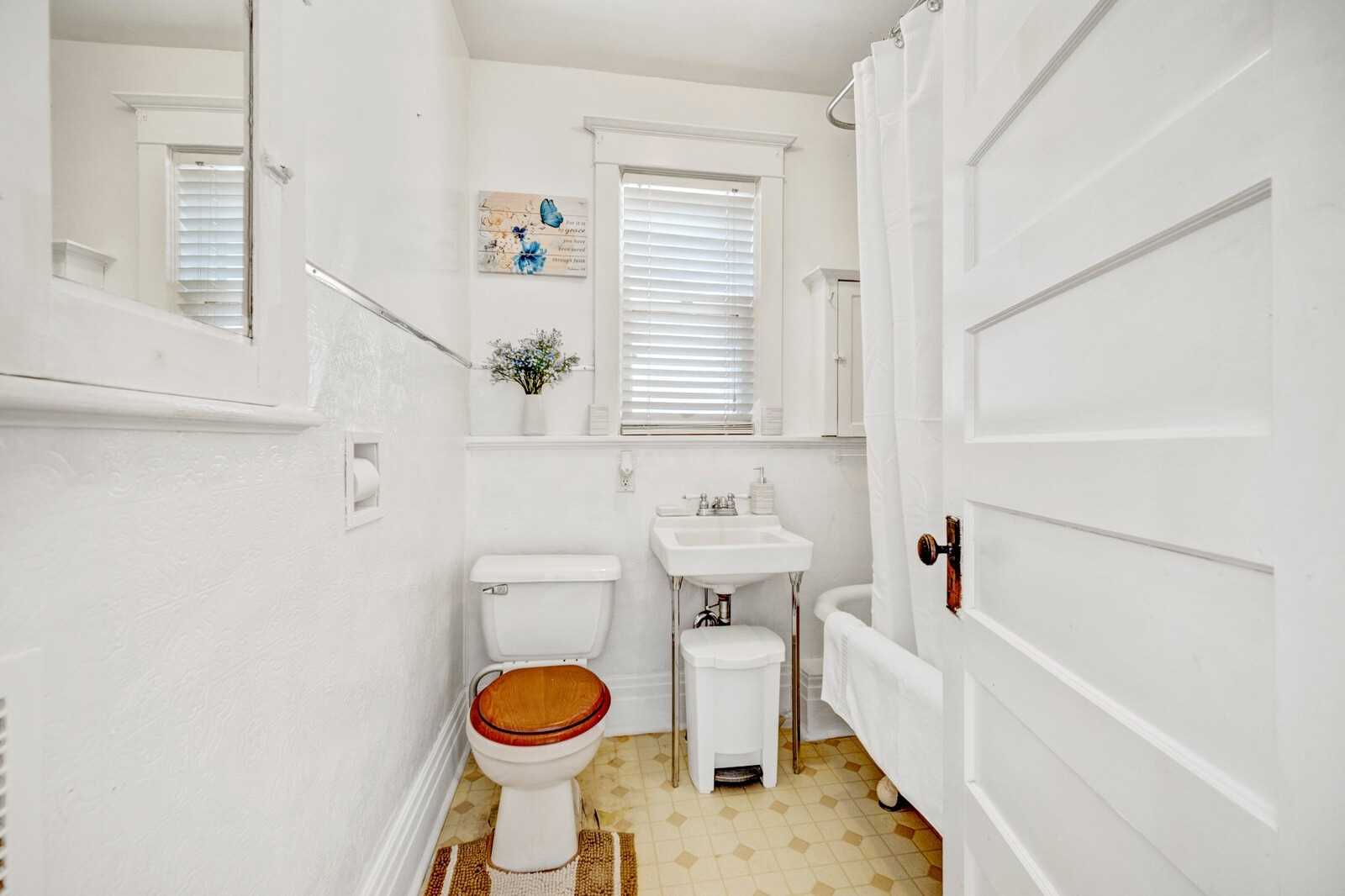 155 Grenadier Rd