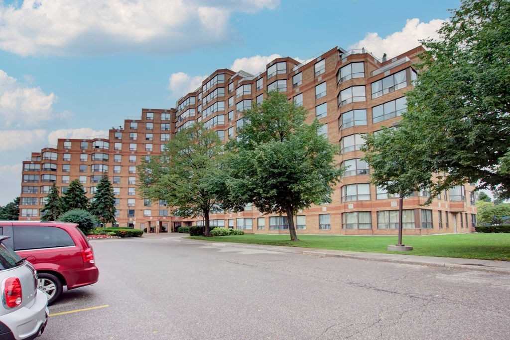 6 Humberline Dr, #310