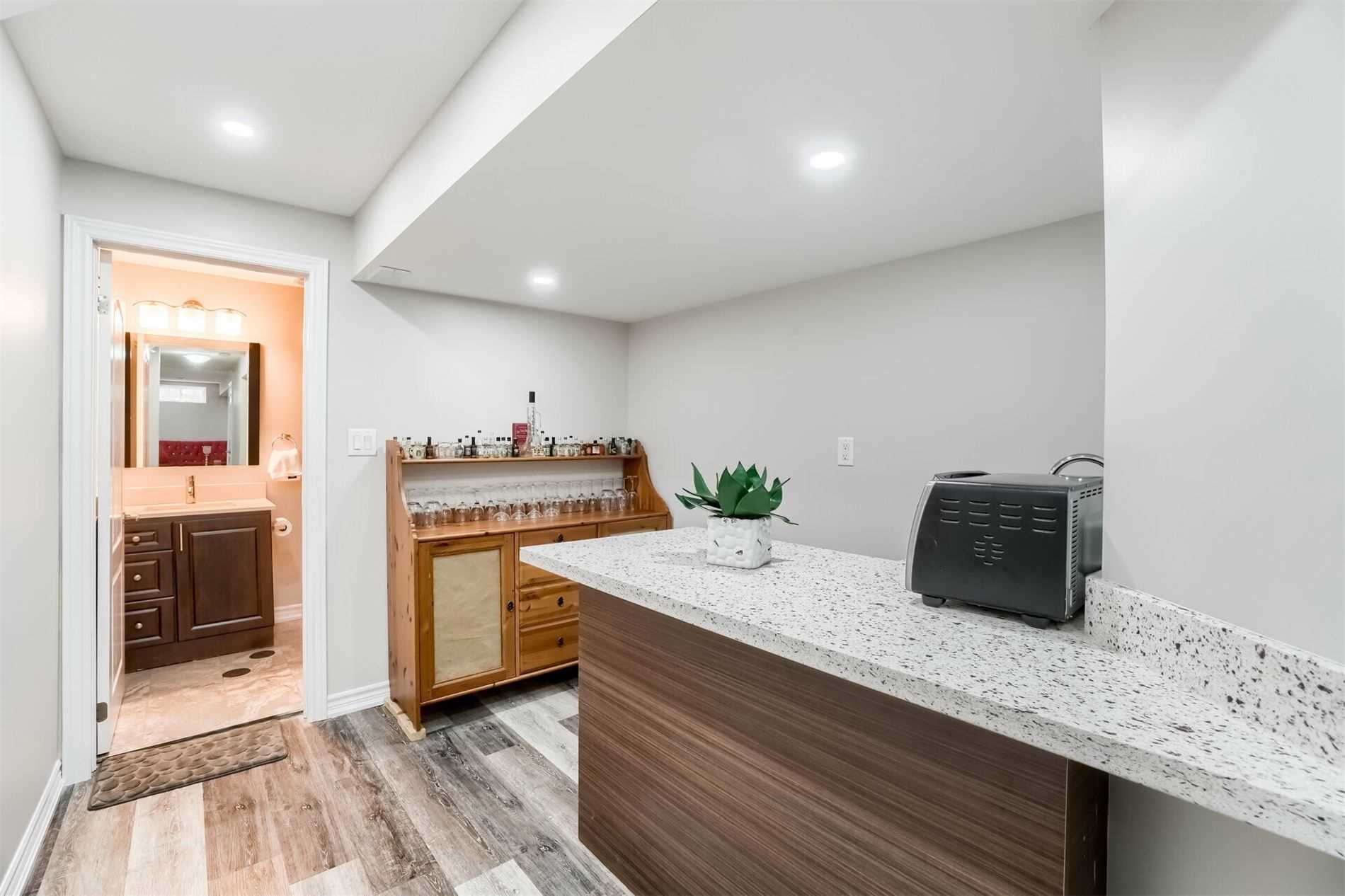 60 Mcechearn Cres