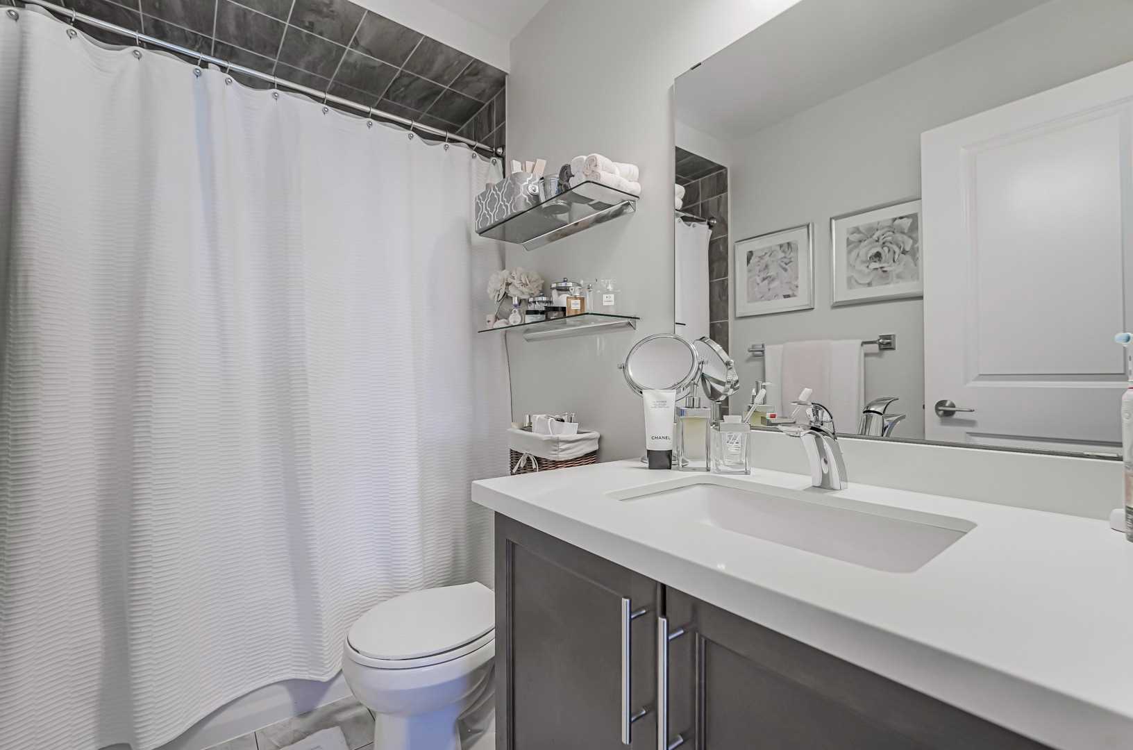 275 Roxton Rd, #203