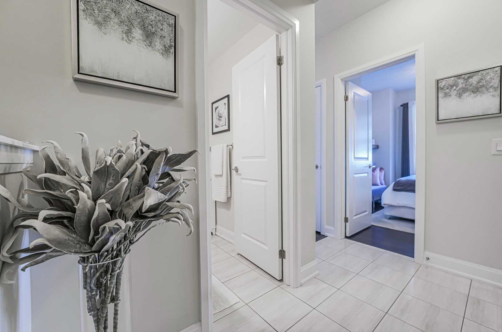 275 Roxton Rd, #203