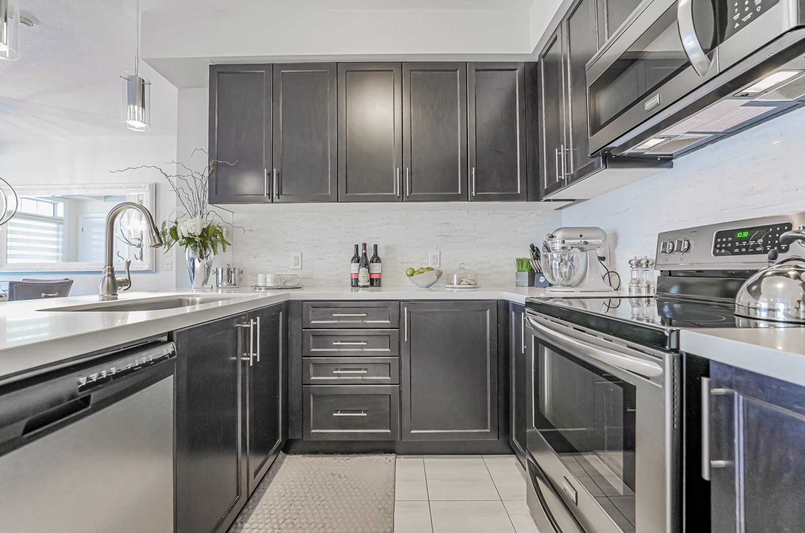 275 Roxton Rd, #203