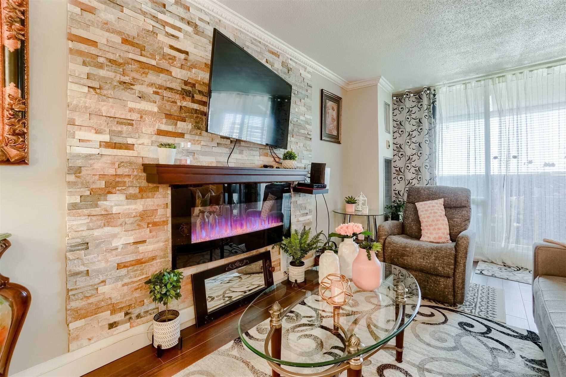 Listing W5742350 - Large Photo # 4