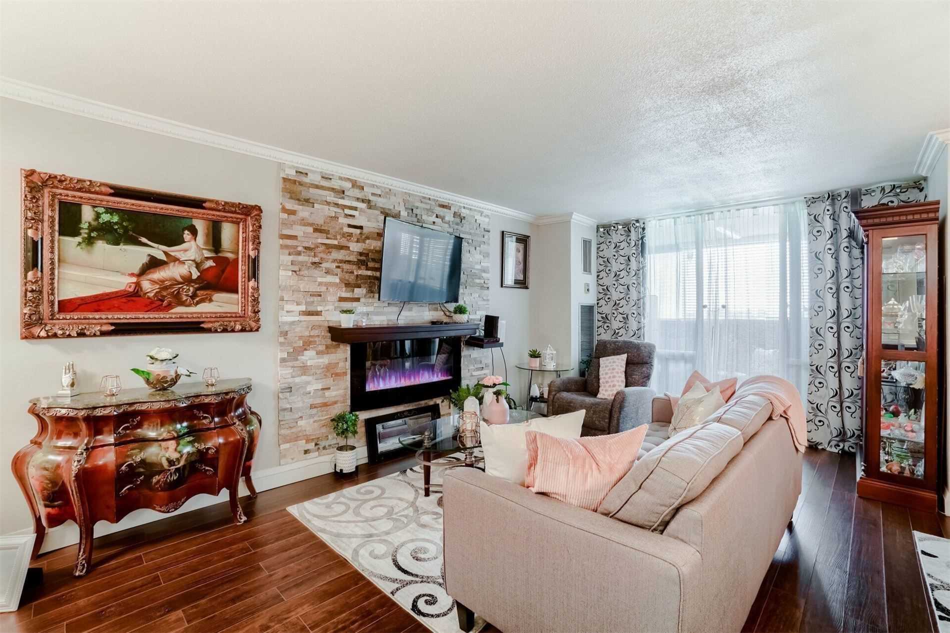 Listing W5742350 - Large Photo # 3