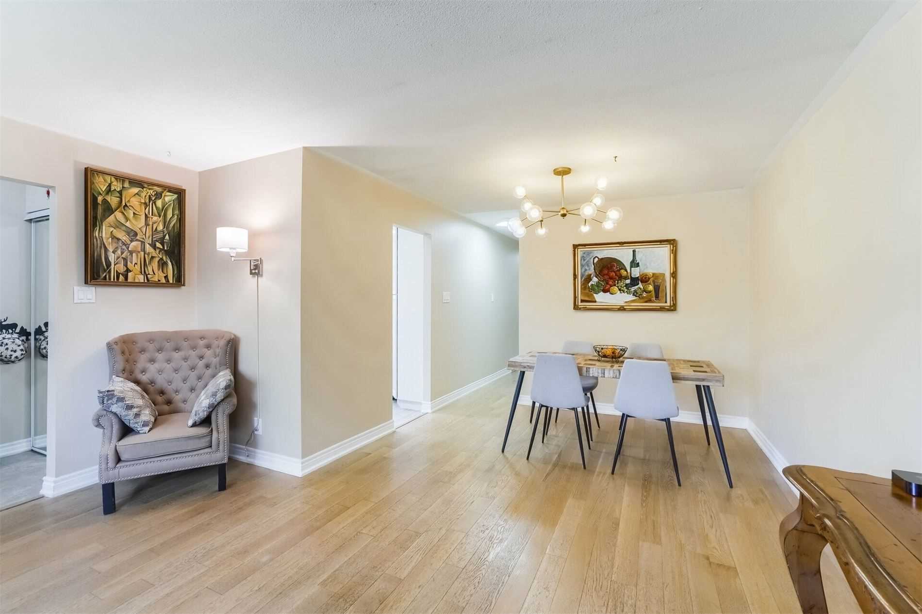 138 Oakdale Dr