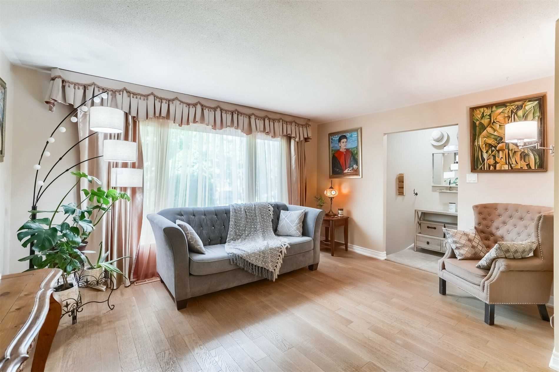 138 Oakdale Dr