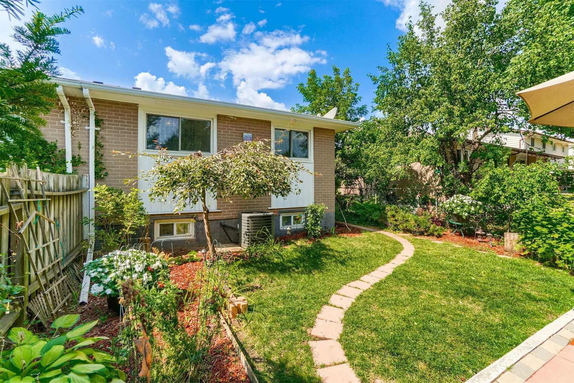138 Oakdale Dr
