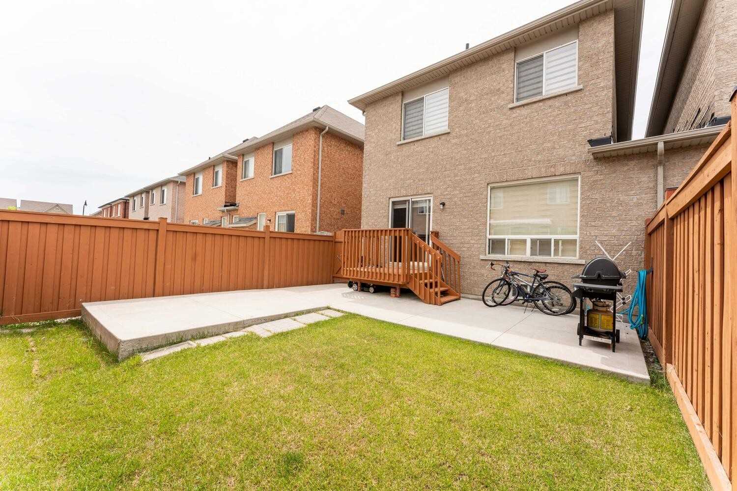 13 Peachill Crt