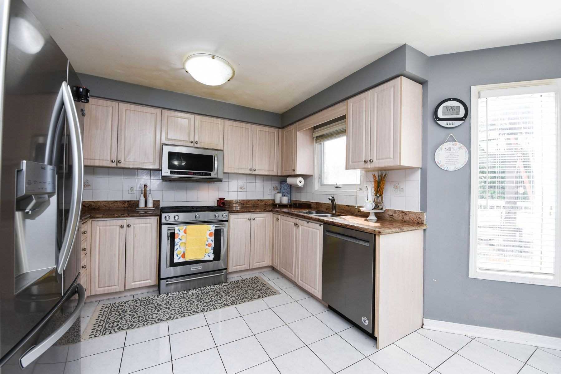 1521 Roseway Dr