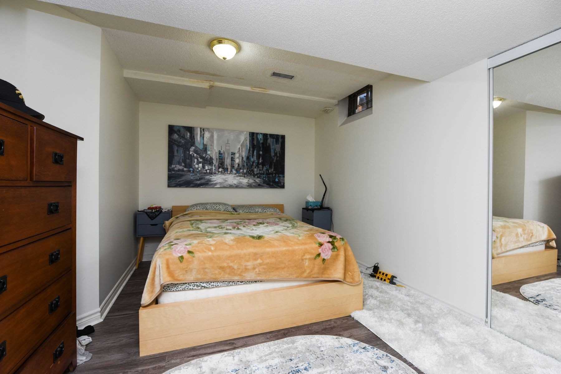 1521 Roseway Dr