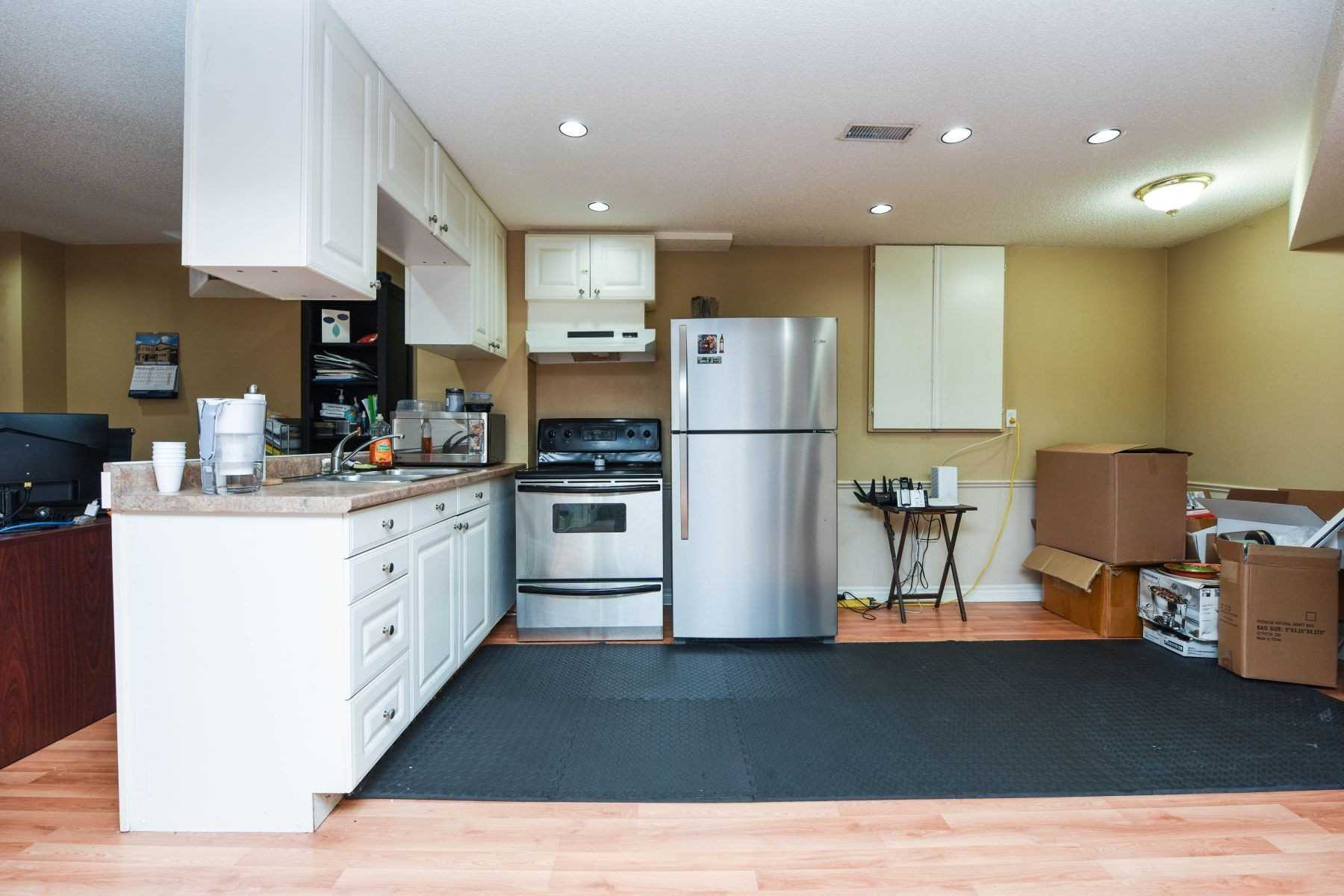 1521 Roseway Dr